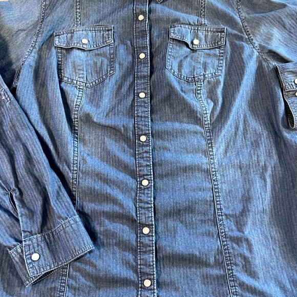 Lane Bryant Womens Chambray Shirt Plus Sz 16 Blue Pearl Snap Roll Tab Sleeve Top - Picture 2 of 8